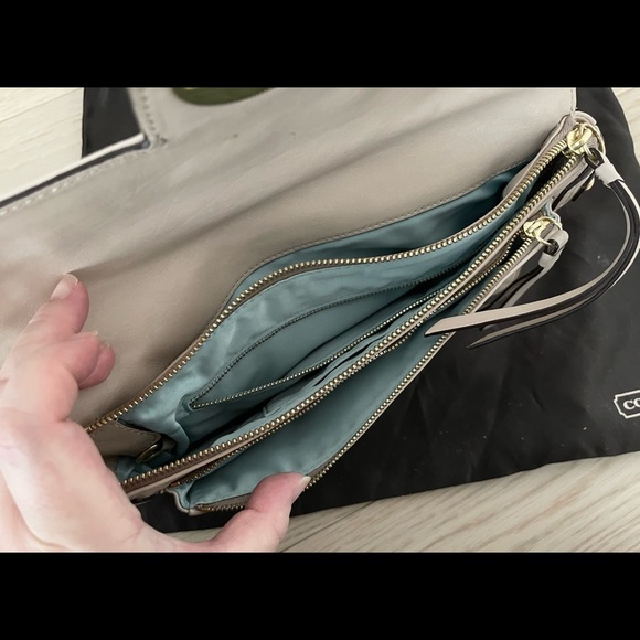 Coach leather wristlet in nude - Picture 4 of 5